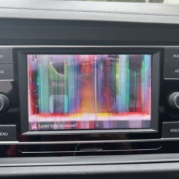 Eco Mobile Detailing - Damaged car play screen. - Auto Detailing Near Me - Los Angeles, California Eco Mobile Detailing - Damaged car play screen. - Auto Detailing Near Me - Los Angeles, California