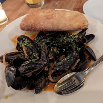 Willow Room - Mussels - Wine Bars Near Me - Chicago, Illinois
