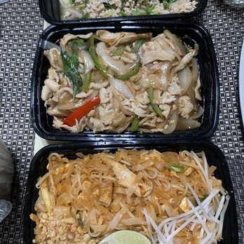 Papaya Thai - Pad Thai, basil chicken and Larb Salad Chicken - Thai Near Me - Newark, California