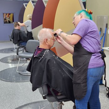 Great Clips - Hair Salons Near Me - Columbia, South Carolina Great Clips - Hair Salons Near Me - Columbia, South Carolina