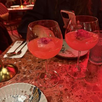 Soothr - Rose Quartz cocktail - Cocktail Bars Near Me - Long Island City, New York