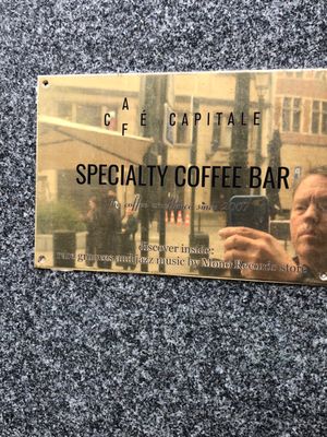 Café Capitale by null