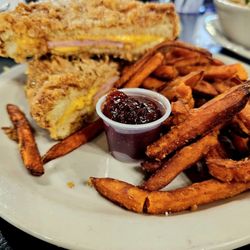 Farmhouse Coffee & Cream - Monte Cristo with Sweet Potatoe Fries
