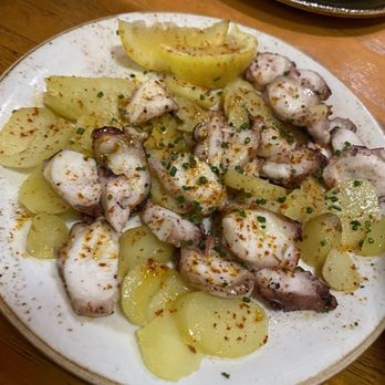 Vaca - Pulpo a La Gallega (bland) - Tapas/Small Plates Near Me - Costa Mesa, California