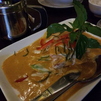 Pestle Rock - Pana gracias curry with salmon - Thai Near Me - Seattle, Washington