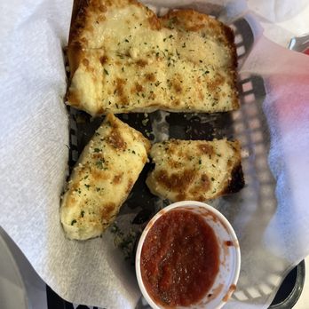 Mondo Italiano - Cheesy Garlic Toast - Italian Near Me - Taos, New Mexico Mondo Italiano - Cheesy Garlic Toast - Italian Near Me - Taos, New Mexico