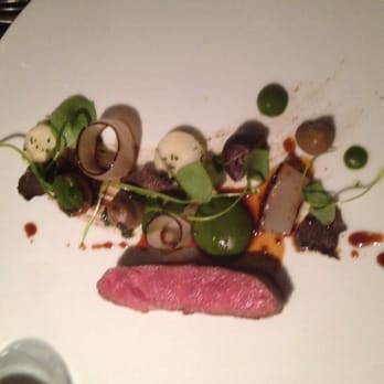 Showroom Restaurant - Modern European Near Me - Munich, BY Showroom Restaurant - Modern European Near Me - Munich, BY