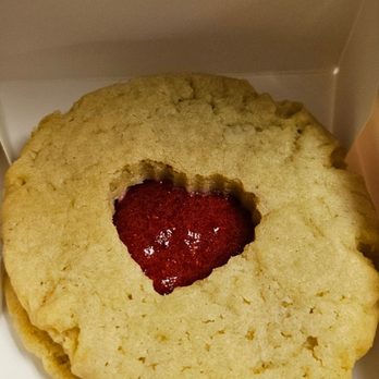 Crumbl - Doral - Guava and cheese - Bakeries Near Me - Miami, Florida Crumbl - Doral - Guava and cheese - Bakeries Near Me - Miami, Florida