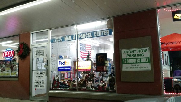 New Lenox Mail & Parcel Center