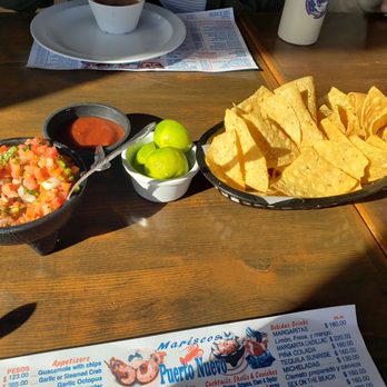 Mariscos Puerto Nuevo - The start -free chips and salsa. - Mexican Near Me - Puerto Nuevo, BCN Mariscos Puerto Nuevo - The start -free chips and salsa. - Mexican Near Me - Puerto Nuevo, BCN