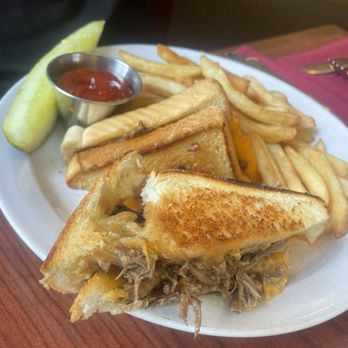 Cock 'n Bull Restaurant - Rib grilled cheese - American Near Me - Lahaska, Pennsylvania Cock 'n Bull Restaurant - Rib grilled cheese - American Near Me - Lahaska, Pennsylvania