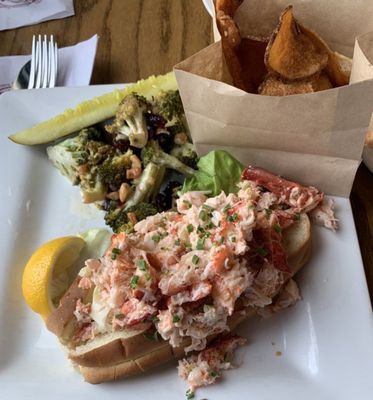 Lakehouse Grille by null