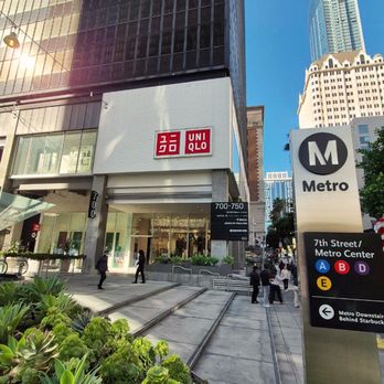 UNIQLO The BLOC - Uniqlo at The Bloc - Women's Clothing Near Me - Los Angeles, California UNIQLO The BLOC - Uniqlo at The Bloc - Women's Clothing Near Me - Los Angeles, California