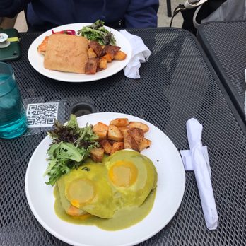 Esencia Urban Kitchen - Cafes Near Me - Chicago, Illinois Esencia Urban Kitchen - Cafes Near Me - Chicago, Illinois