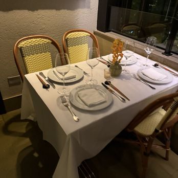 Le Colonial - Vietnamese Near Me - Chicago, Illinois