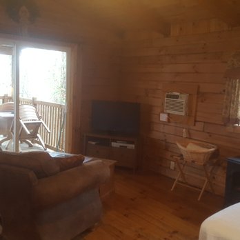 Getaway Cabins - Inside the Honeybee Hideaway - Vacation Rentals Near Me - South Bloomingville, Ohio Getaway Cabins - Inside the Honeybee Hideaway - Vacation Rentals Near Me - South Bloomingville, Ohio
