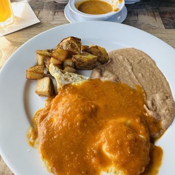 Sabor Cocinabar - Huevos rancheros. - Mexican Near Me - San Antonio, Texas