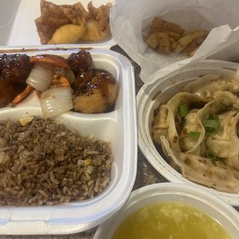Lemay Garden - Hot Braised Chicken Boneless combination plate. Egg drop soup, Crab Rangoon, and Szechuan dumplings - Chinese Near Me - Saint Louis, Missouri Lemay Garden - Hot Braised Chicken Boneless combination plate. Egg drop soup, Crab Rangoon, and Szechuan dumplings - Chinese Near Me - Saint Louis, Missouri