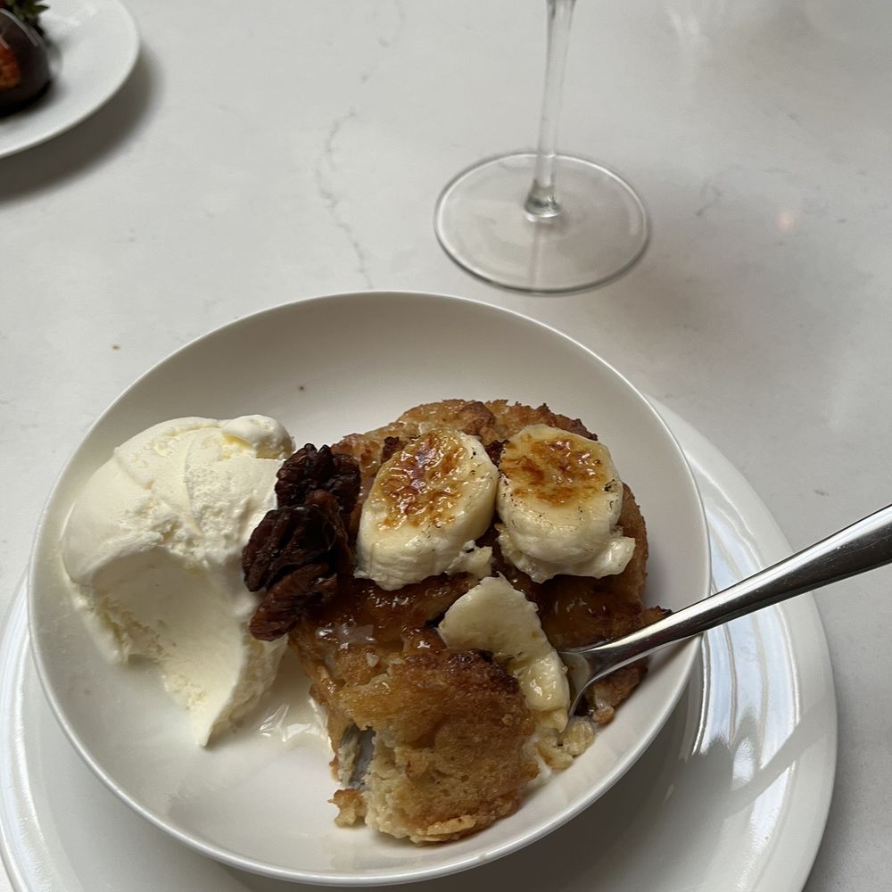 Restaurant Iris - Bananas foster - Cajun/Creole Near Me - Memphis, Tennessee Restaurant Iris - Bananas foster - Cajun/Creole Near Me - Memphis, Tennessee