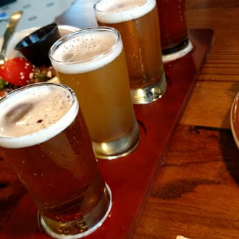 Hideaway Pizza - Oklahoma Flight beer sampler - Pizza Near Me - Moore, Oklahoma