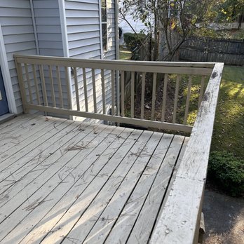Tip Top Services - a wooden deck with railings - Decks & Railing Near Me Tip Top Services - a wooden deck with railings - Decks & Railing Near Me