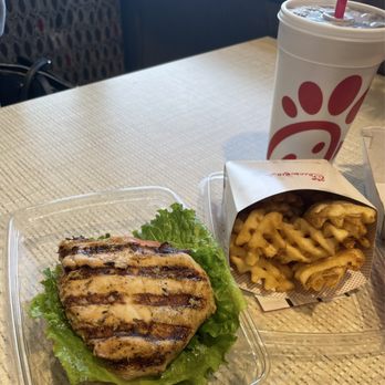 Chick-fil-A - Grilled Chicken Sandwich - Fast Food Near Me - Timnath, Colorado Chick-fil-A - Grilled Chicken Sandwich - Fast Food Near Me - Timnath, Colorado
