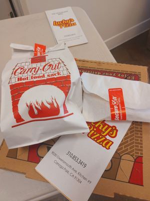 Lucky's Pizza by null