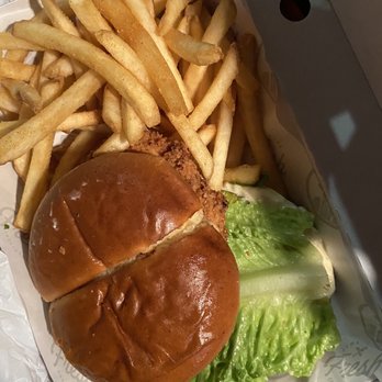 Slim Chickens - Cayenne Ranch Chicken Sandwich meal - Chicken Wings Near Me - Independence, Missouri