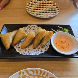 Pyramid spring rolls Pyramid spring rolls