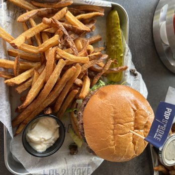 PopStroke - Burger yum - Mini Golf Near Me - Fort Myers, Florida PopStroke - Burger yum - Mini Golf Near Me - Fort Myers, Florida