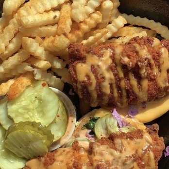 Dave's Hot Chicken - Chicken Shop Near Me - Toronto, Ontario