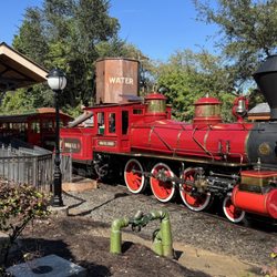Frontierland Train Station - Train that leaves Frontierland Depot.