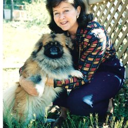 Rebecca's House and Pet Sitting Service - I HAVE NO STRESS WHEN MY OWNERS LEAVE. REBECCA COMES TO VISIT ME AND CARE FOR ME.