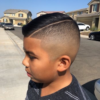 Razor Sharp Kutz Barber lounge - Barbers Near Me - Elk Grove, California Razor Sharp Kutz Barber lounge - Barbers Near Me - Elk Grove, California