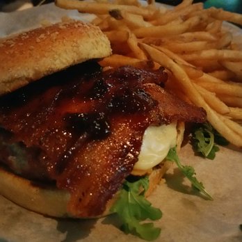 Yard House - Pork Burger - New American Near Me - Indianapolis, Indiana