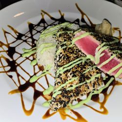 Stonebridge Grill And Tavern - Seared Ahi Tuna dinner