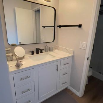 C2mod - Bathroom vanity after remodel - General Contractors Near Me - Long Beach, California C2mod - Bathroom vanity after remodel - General Contractors Near Me - Long Beach, California