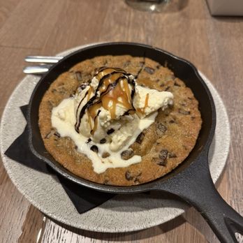 Bar Salotto - Cookie skillet - Pizza Near Me - Arlington Heights, Illinois