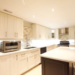 Brampton Kitchen & Cabinets - Gorgeous Basement Kitchens