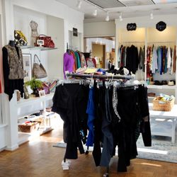 Live Thankfully - Upscale Resale Boutique