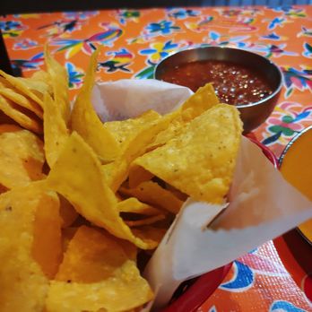 T'KiLa Mexican Kitchen & Bar - Chips and salsa - Mexican Near Me - Leesburg, Virginia