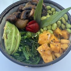 Sol & Sombra Restaurante - Mushroom Poke bowl