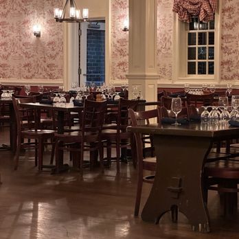 The Mount Vernon Inn Restaurant - Inside - American Near Me - Mount Vernon, Virginia The Mount Vernon Inn Restaurant - Inside - American Near Me - Mount Vernon, Virginia