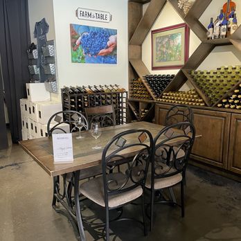 Bingham Family Vineyards - Indoor tasting room - Wineries Near Me - Grapevine, Texas