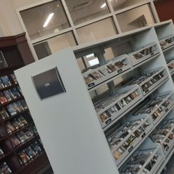 Cincinnati and Hamilton County Public Library: Walnut Hills