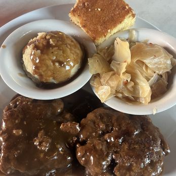 Mama G's Kitchen - Salisbury steak, spicy cabbage and mashed - Soul Food Near Me - Springfield, Missouri