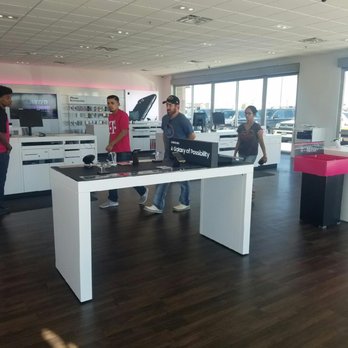 T-Mobile Experience Store - Mobile Phones Near Me - Ft Worth, Texas T-Mobile Experience Store - Mobile Phones Near Me - Ft Worth, Texas