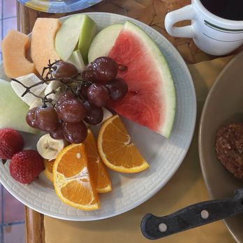 Uncle Mike's Place - Fresh Fruit Plate - Breakfast & Brunch Near Me - Chicago, Illinois