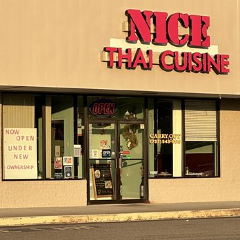 Nice Thai Cuisine - Walking in from the parking lot. Lots of free parking - Thai Near Me - Chesapeake, Virginia