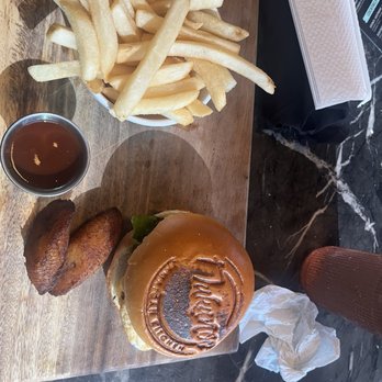 Dukunoo Jamaican Kitchen - DUKUNOO BURGER - Caribbean Near Me - Miami, Florida Dukunoo Jamaican Kitchen - DUKUNOO BURGER - Caribbean Near Me - Miami, Florida